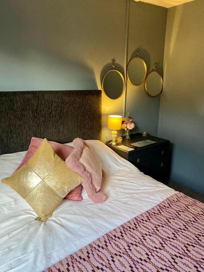 Coastal Cabin Chalet Roch ภายนอก รูปภาพ
